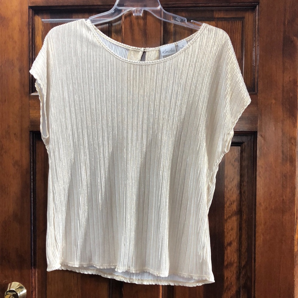 Shimmering layering she’ll